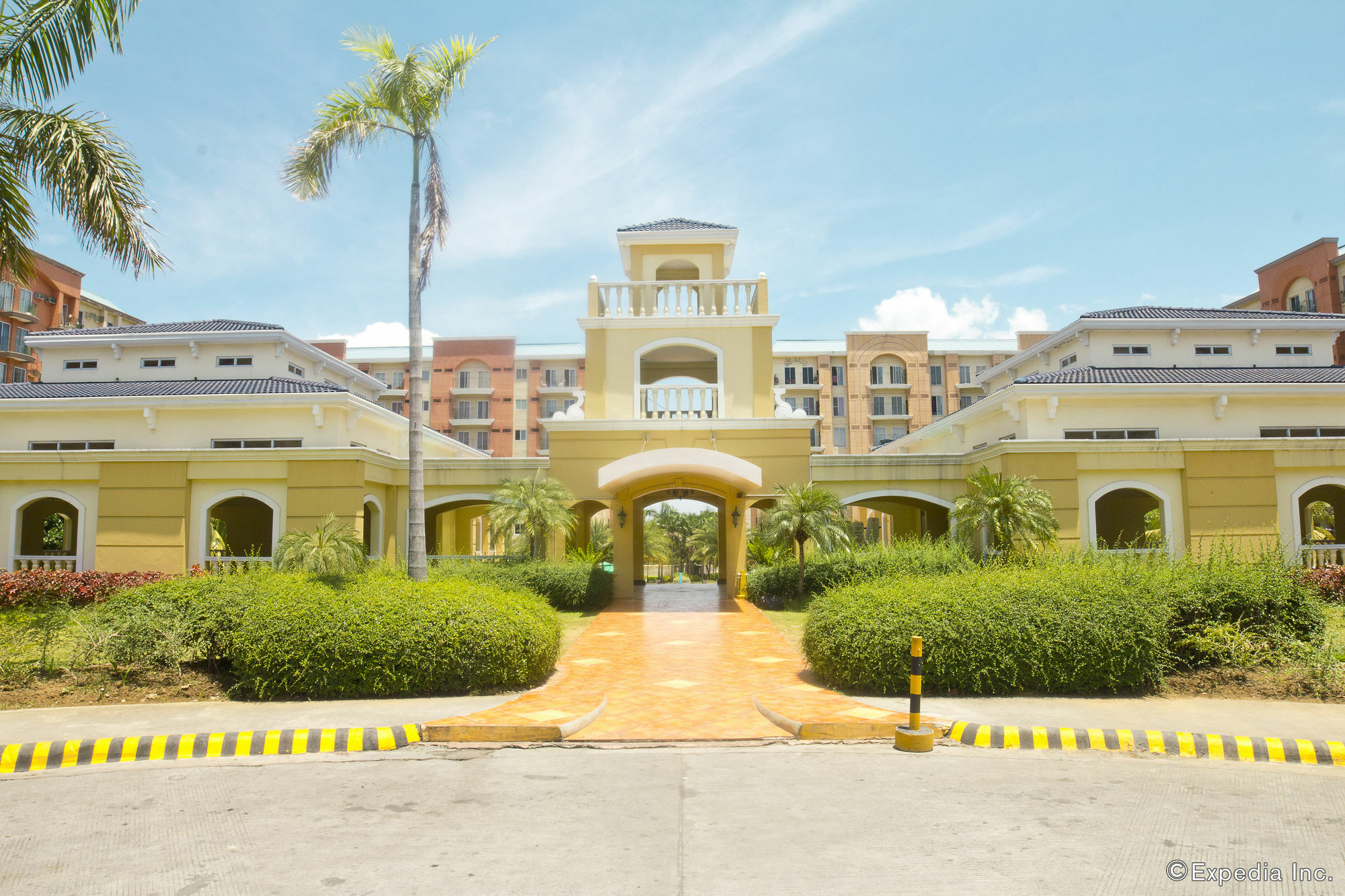 Airport Apartments Manila Paranaque City Exterior photo